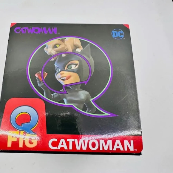 Quantum Mechanix The Animated Series Batman: DC Catwoman Q-Fig Elite Figure - Picture 2 of 6